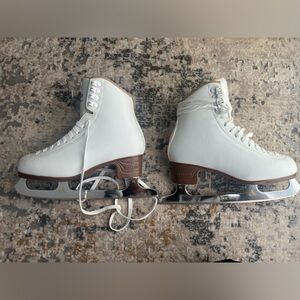 Jackson mystique ice skates